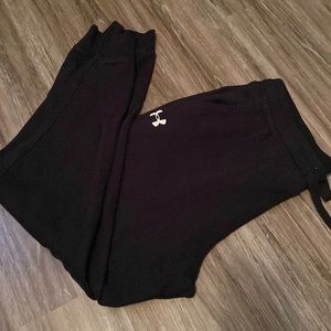 Women’s size large. Under Armour sweat pants